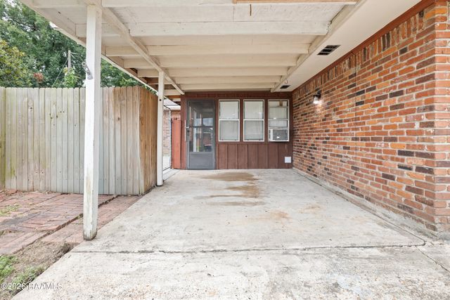 119 Gordon Crockett Drive, Lafayette, LA 70508