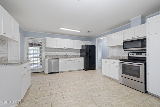 119 Gordon Crockett Drive, Lafayette, LA 70508