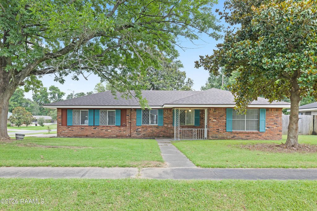 119 Gordon Crockett Drive, Lafayette, LA 70508