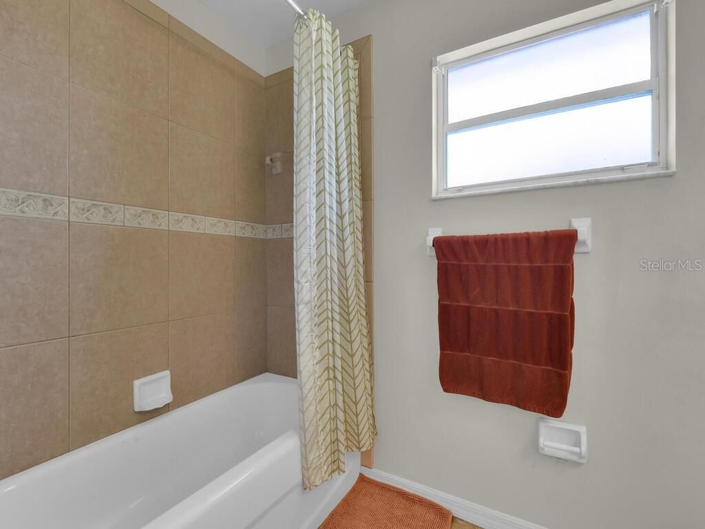 Image 11 of property listing at 1208/1210 SE 24TH AVENUE, Cape Coral, FL 33990