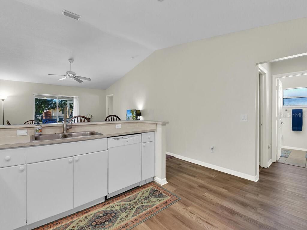 Image 25 of property listing at 1208/1210 SE 24TH AVENUE, Cape Coral, FL 33990