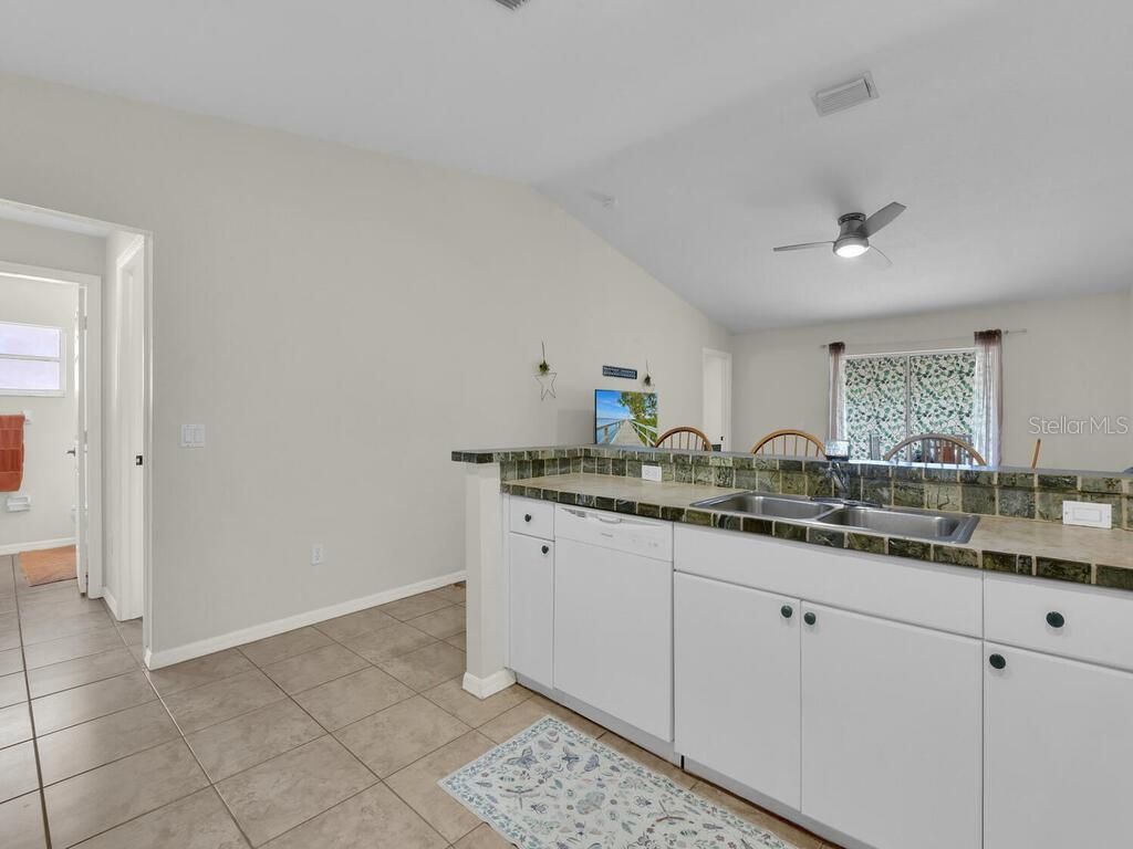 Image 7 of property listing at 1208/1210 SE 24TH AVENUE, Cape Coral, FL 33990