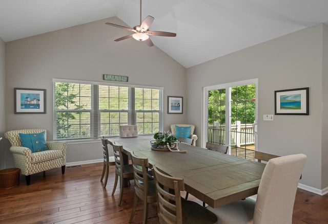 106 Lake Vista CIRCLE, Fontana, WI 53125