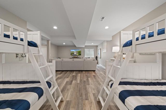 106 Lake Vista CIRCLE, Fontana, WI 53125