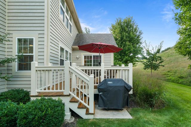 106 Lake Vista CIRCLE, Fontana, WI 53125