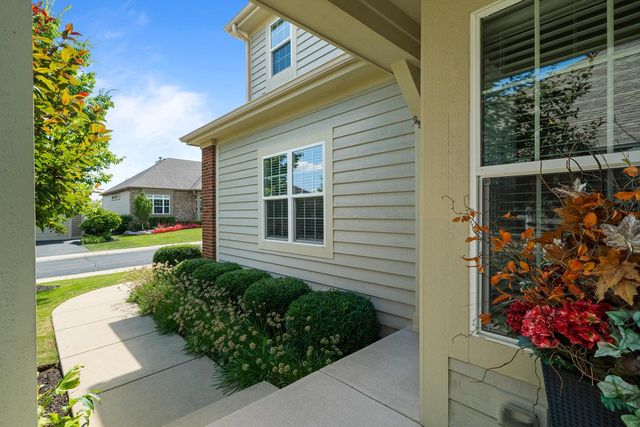 106 Lake Vista CIRCLE, Fontana, WI 53125