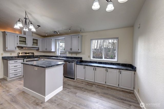 10606 Pacific Way, Long Beach, WA 98631