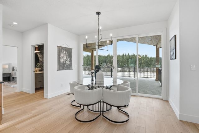 8818 E Little Deep Creek Ln, Colbert, WA 99005