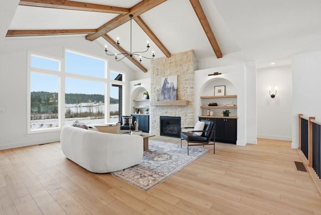 8818 E Little Deep Creek Ln, Colbert, WA 99005