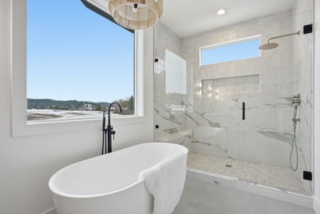 8818 E Little Deep Creek Ln, Colbert, WA 99005