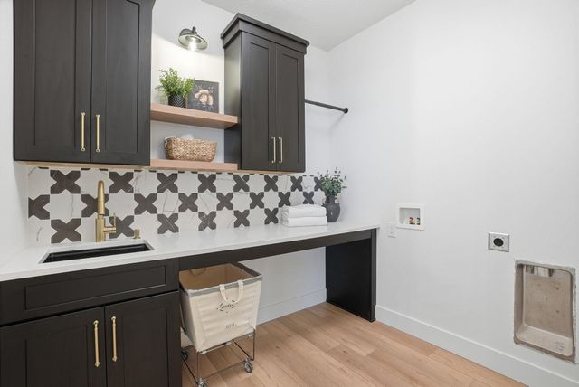 8818 E Little Deep Creek Ln, Colbert, WA 99005