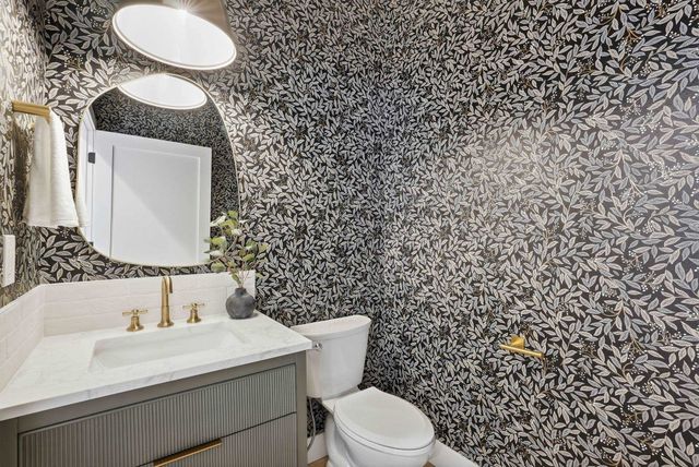 8818 E Little Deep Creek Ln, Colbert, WA 99005