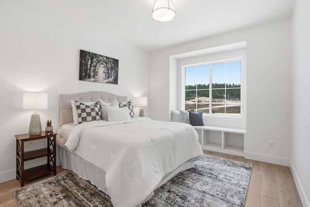 8818 E Little Deep Creek Ln, Colbert, WA 99005