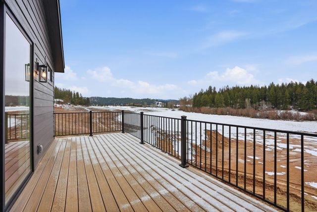 8818 E Little Deep Creek Ln, Colbert, WA 99005