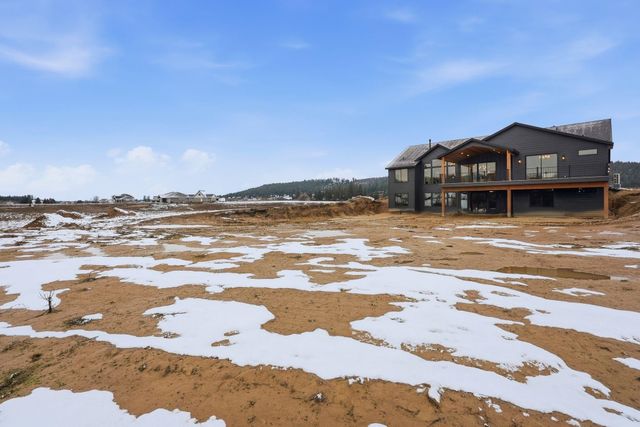 8818 E Little Deep Creek Ln, Colbert, WA 99005