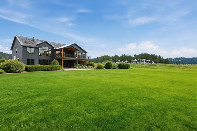 8818 E Little Deep Creek Ln, Colbert, WA 99005