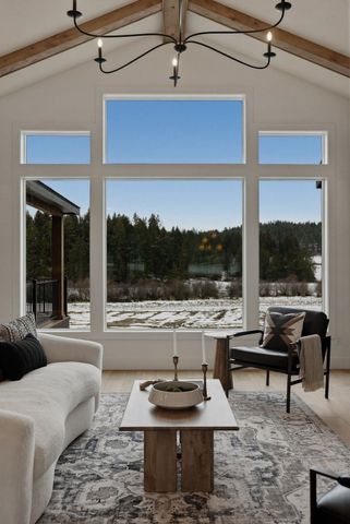 8818 E Little Deep Creek Ln, Colbert, WA 99005