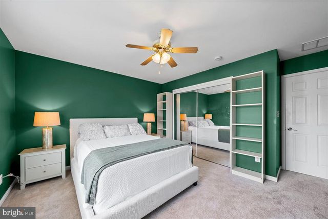 204 FOUR IN HAND CT, West Chester, PA 19382