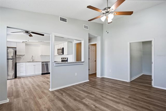 728 E SPRUCE STREET, Tarpon Springs, FL 34689