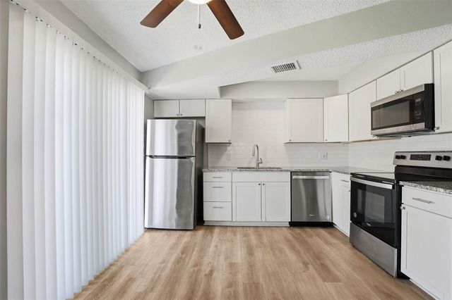 728 E SPRUCE STREET, Tarpon Springs, FL 34689