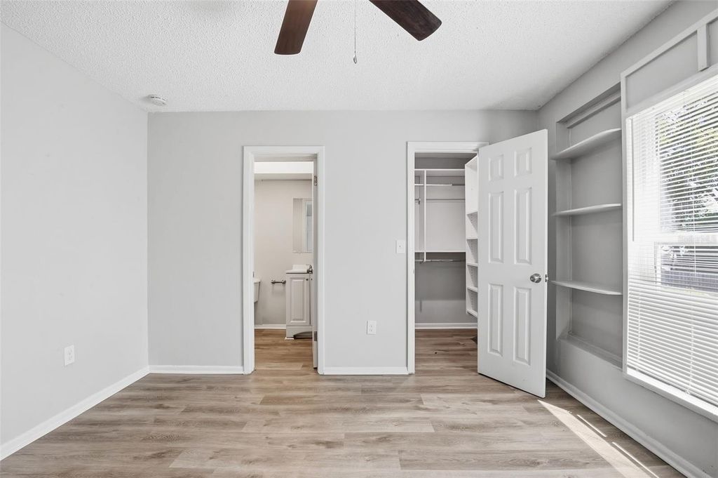 Image 19 of property listing at 728 E SPRUCE STREET, Tarpon Springs, FL 34689