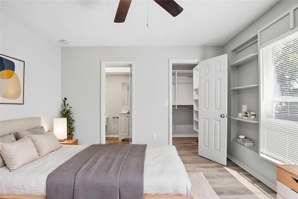 Image 6 of property listing at 728 E SPRUCE STREET, Tarpon Springs, FL 34689