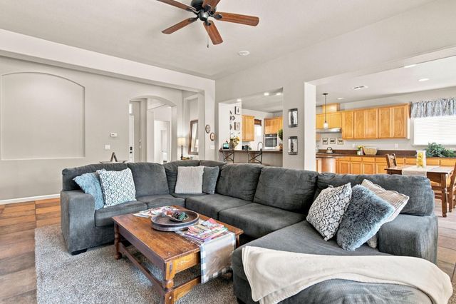 1092 Heartland Dr, Manteca, CA 95337