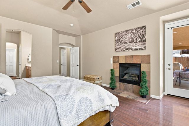 1092 Heartland Dr, Manteca, CA 95337