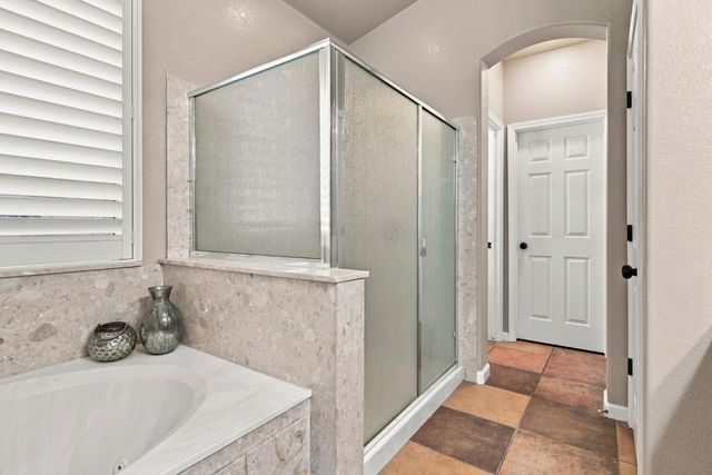 1092 Heartland Dr, Manteca, CA 95337