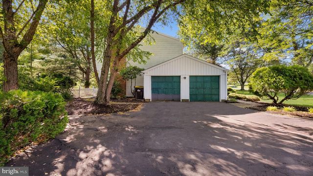 65 MEETINGHOUSE RD, Doylestown, PA 18901