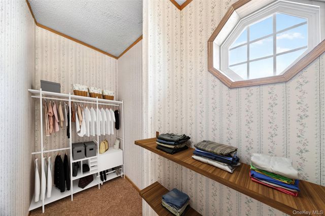 14 Palm Drive, Bloomingburg, NY 12721