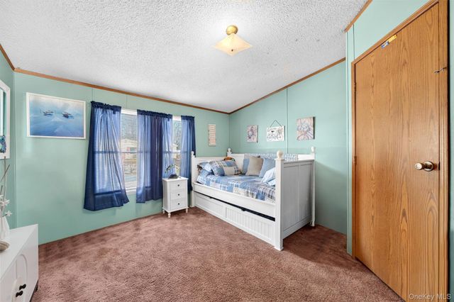 14 Palm Drive, Bloomingburg, NY 12721