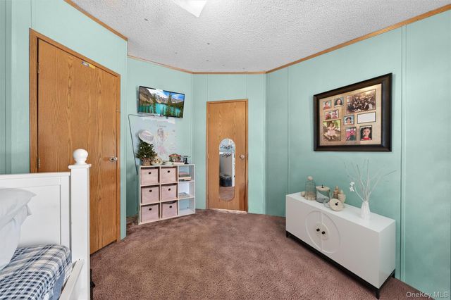 14 Palm Drive, Bloomingburg, NY 12721