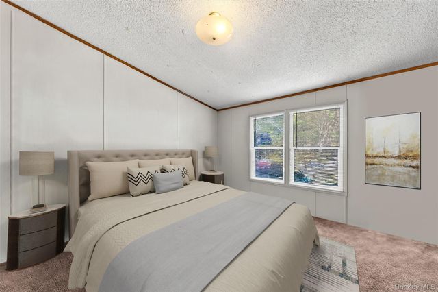 14 Palm Drive, Bloomingburg, NY 12721