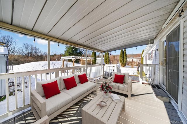 14 Palm Drive, Bloomingburg, NY 12721