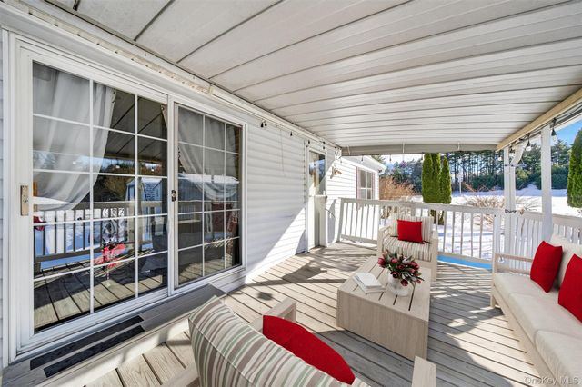 14 Palm Drive, Bloomingburg, NY 12721