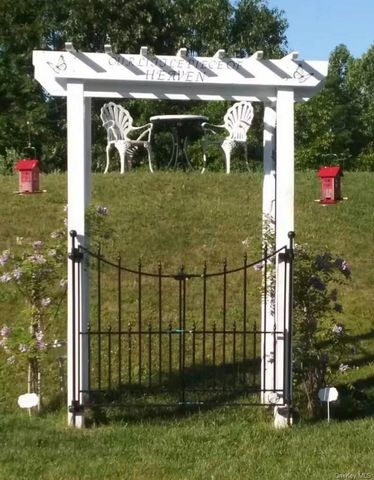 14 Palm Drive, Bloomingburg, NY 12721