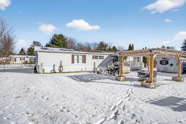 14 Palm Drive, Bloomingburg, NY 12721