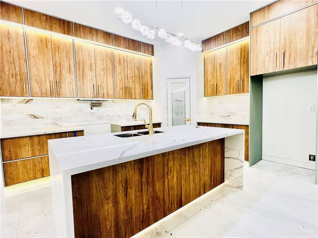 1906 Hole No. 6 Street, Mission, TX 78572