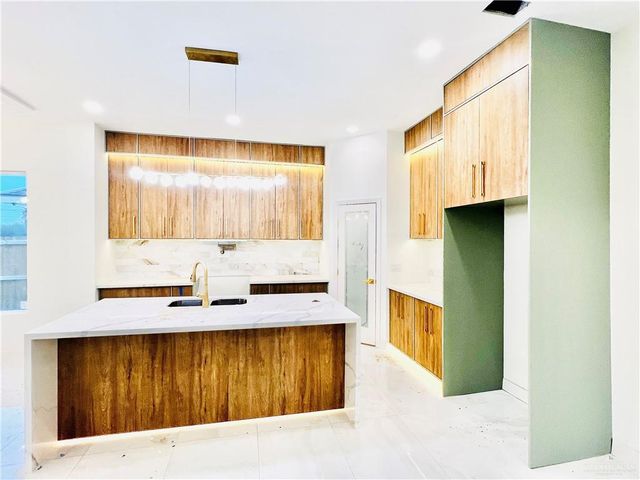 1906 Hole No. 6 Street, Mission, TX 78572