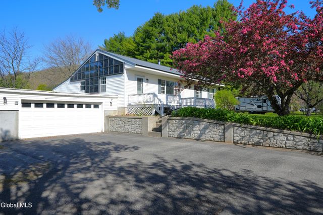 301 Bemis Road, Gloversville, NY 12078