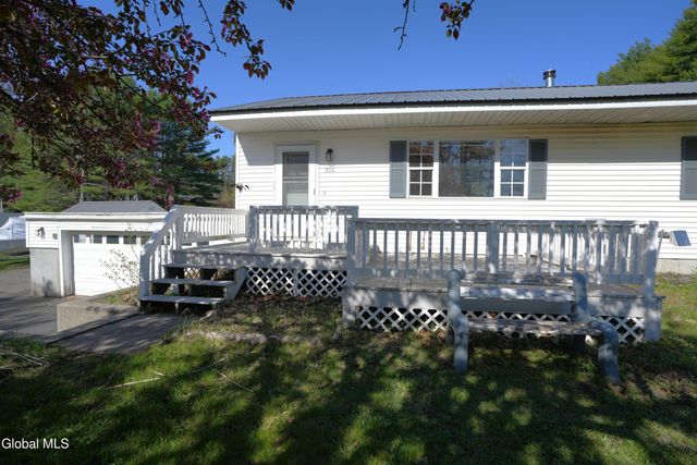 301 Bemis Road, Gloversville, NY 12078
