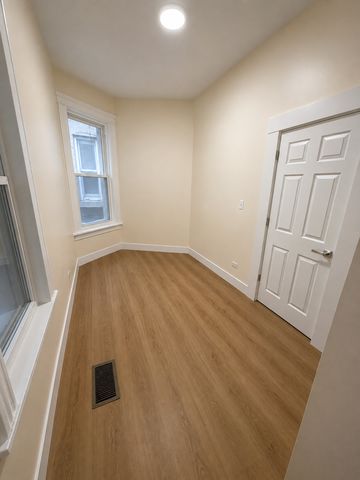 1325 S Sawyer Avenue 1, Chicago, IL 60623