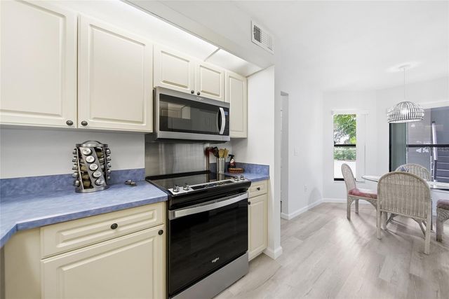 4440 47TH AVENUE W 102, Bradenton, FL 34210