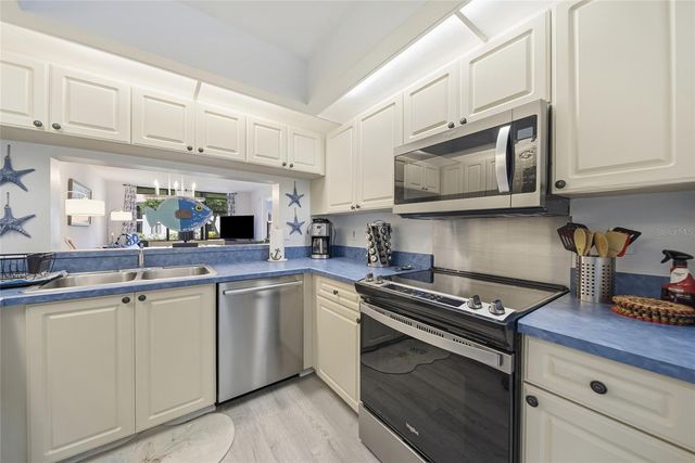 4440 47TH AVENUE W 102, Bradenton, FL 34210