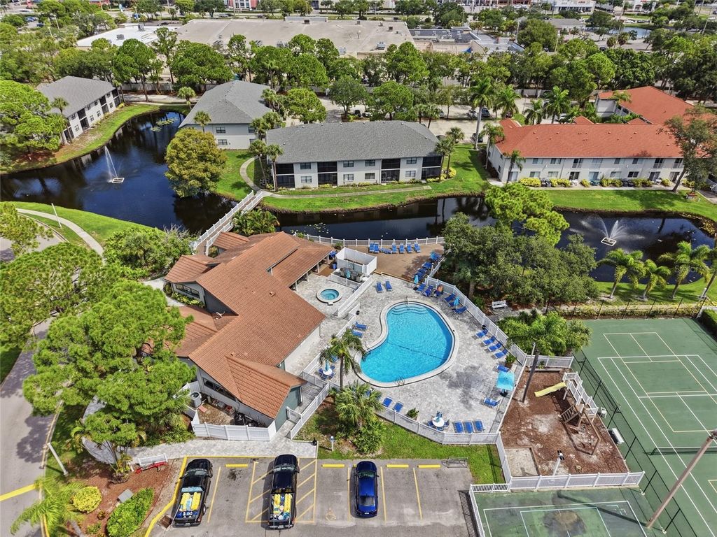 Image 35 of property listing at 4440 47TH AVENUE W 102, Bradenton, FL 34210