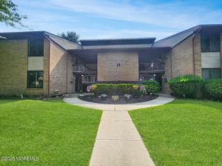 38 Meadow Green Circle, F, Manalapan, NJ 07726