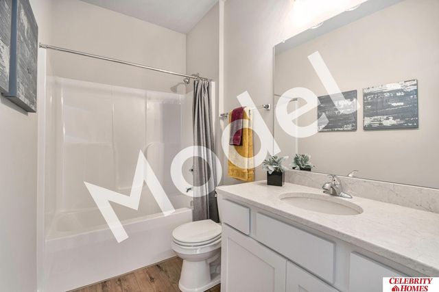 8010 N 113 Street, Omaha, NE 68142