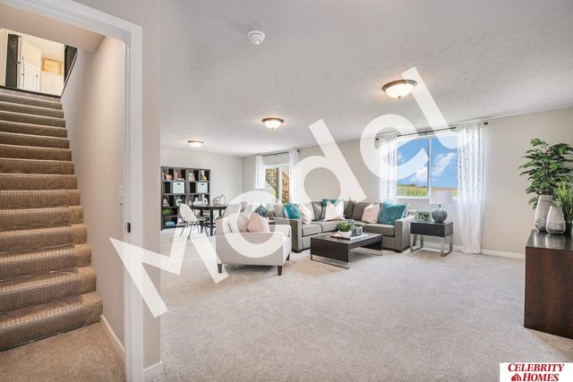 8010 N 113 Street, Omaha, NE 68142