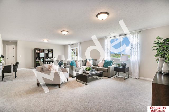 8010 N 113 Street, Omaha, NE 68142